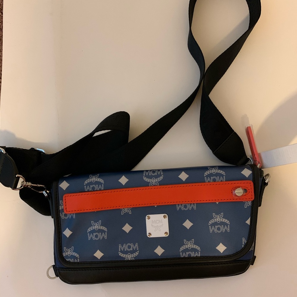 PRE-LOVED 🥰 MCM Crossbody Bag